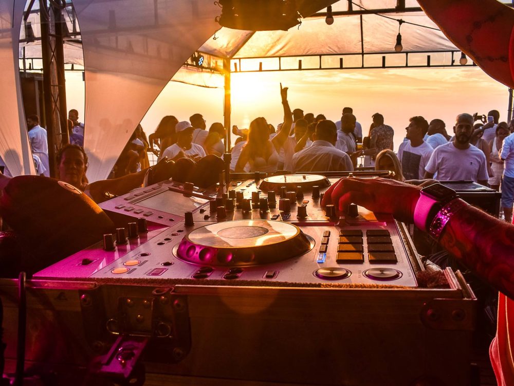 sunset-dj-festa-rio-de-janeiro-mirante-do-avrao